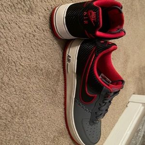 Nike; Air Force one’s. Great condition no crease has force fields.